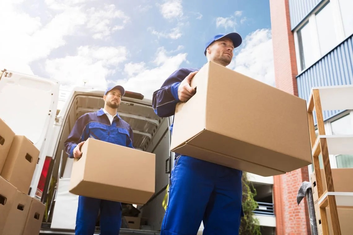 Comment se déroule un déménagement avec des professionnels ?